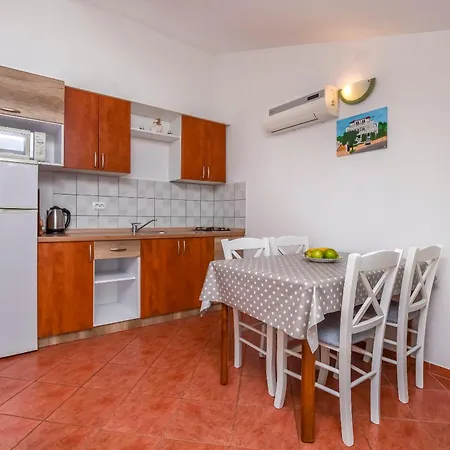Jadranka Apartment Razanj